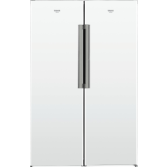 Hotpoint freestanding upright freezer: white