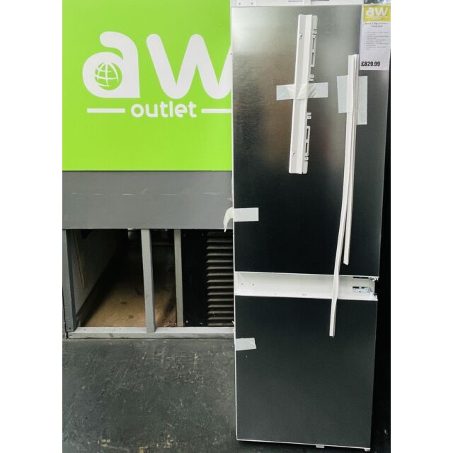 BOSCH Series 2 KIN86NSE0G Integrated 60/40 Fridge Freezer - Graded