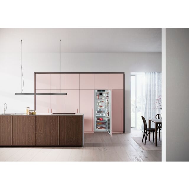 Liebherr IRBCI5180 BioFresh Professional with HydroBreeze, InfinitySpring, SoftSystem, SmartSteel in
