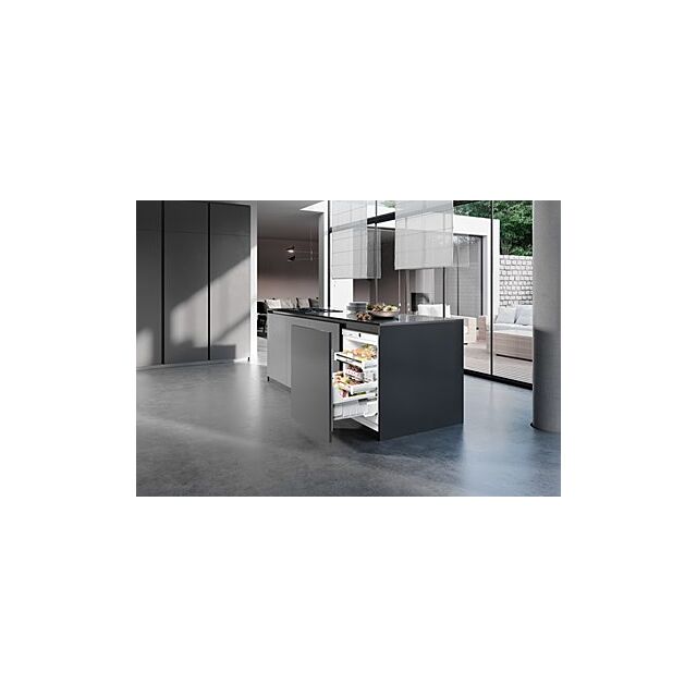 Liebherr UIKO1550 Pull out larder fridge, Door on Door
