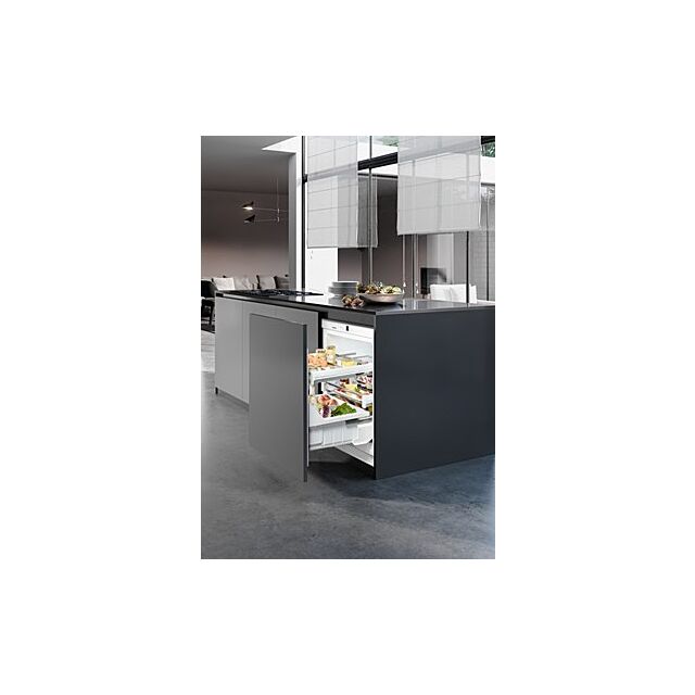 Liebherr UIKO1560 Pull out larder fridge, lift up box, Door on Door
