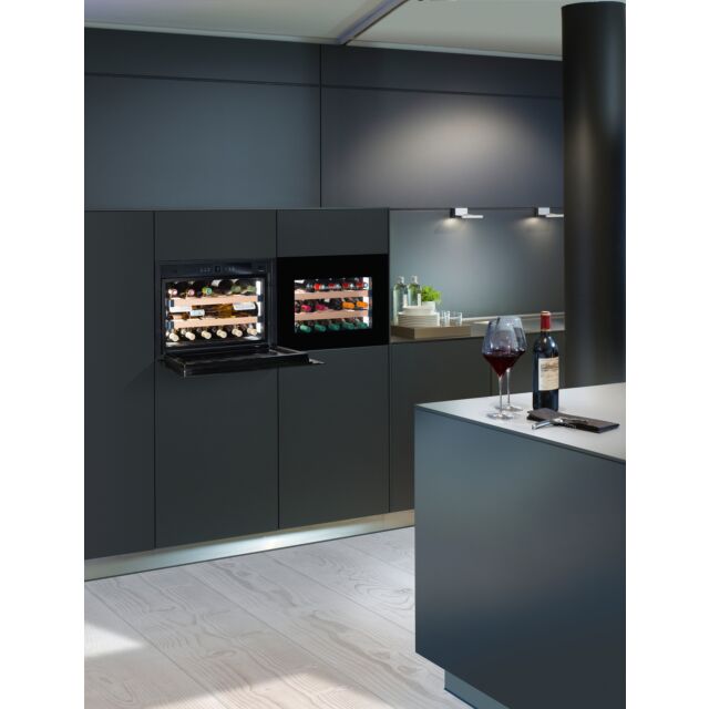 Liebherr WKEGB582 3 shelves, HumiditySelect, TipOpen, SoftSystem, Telescopic rails