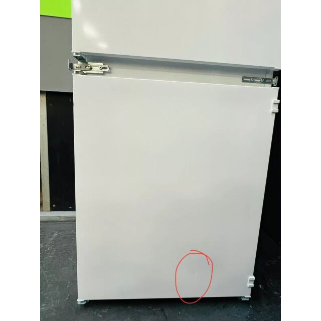 Smeg UKC8173N1F 60Cm Integrated Frost Free Fridge Freezer - Graded